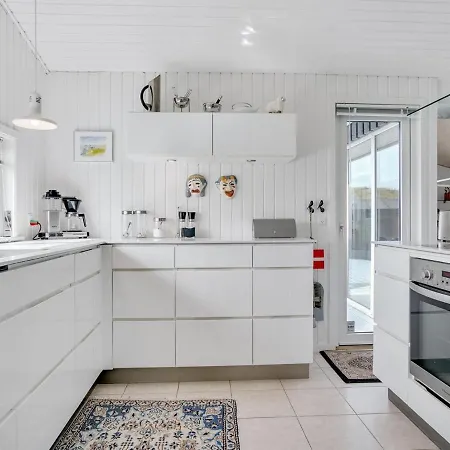 Holiday home Arwen - 200m From The Sea In Nw Jutland By Interhome Blokhus